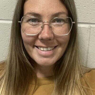 Photo of Leah Hogarth